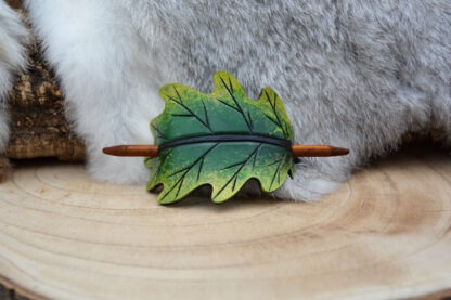 Leren haarpin groen eikenblad M