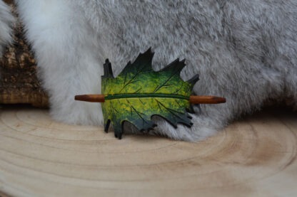 Leren haarpin groen eikenblad M