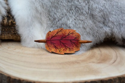 Leren haarpin rood berkenblad M